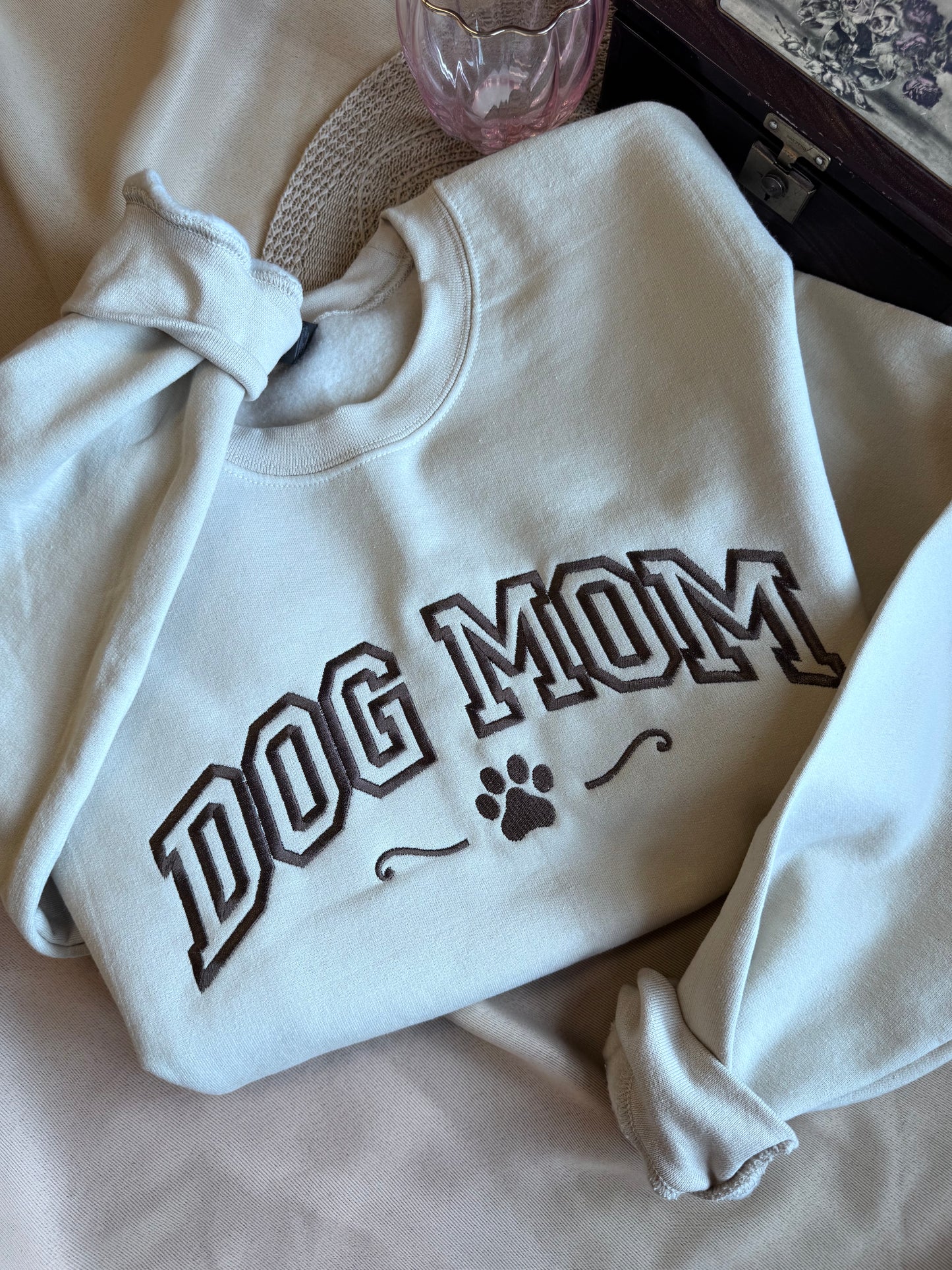 DOG MOM Crewneck